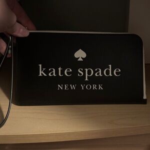 Kate Spade Black and White Clutch/Wristlet NWOT